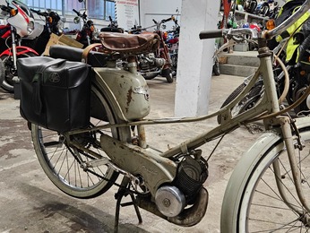 AV 33 MOBYLETTE 
